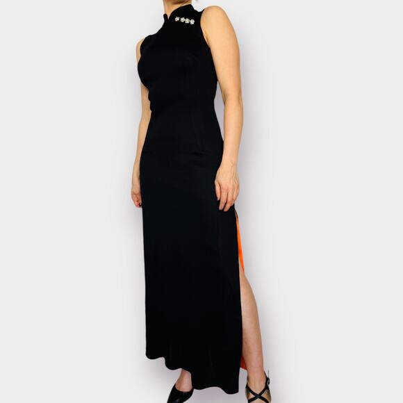70s‎ Black and Orange Trimmed Gown - Picture 3 of 9